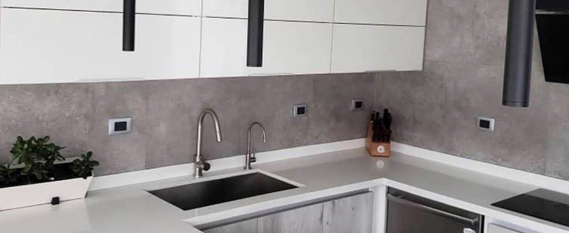 Microcemento como revestimiento decorativo en tus reformas